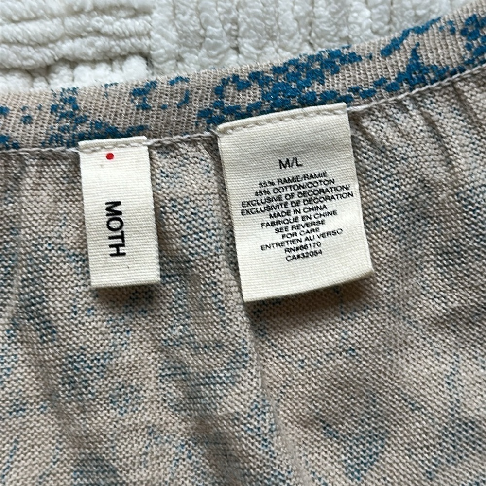 ANTHROPOLOGIE MOTH Boho Chantilly
Begonia Embroidered Poncho Top - Picture 5 of 9